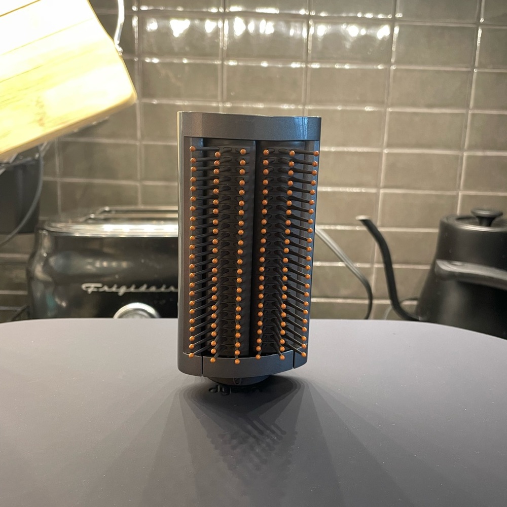 Dyson Smoothing Brush